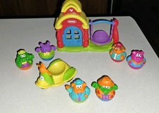 2003 Playskool Weebles School House  Swing, Tricycle with 6 Figures