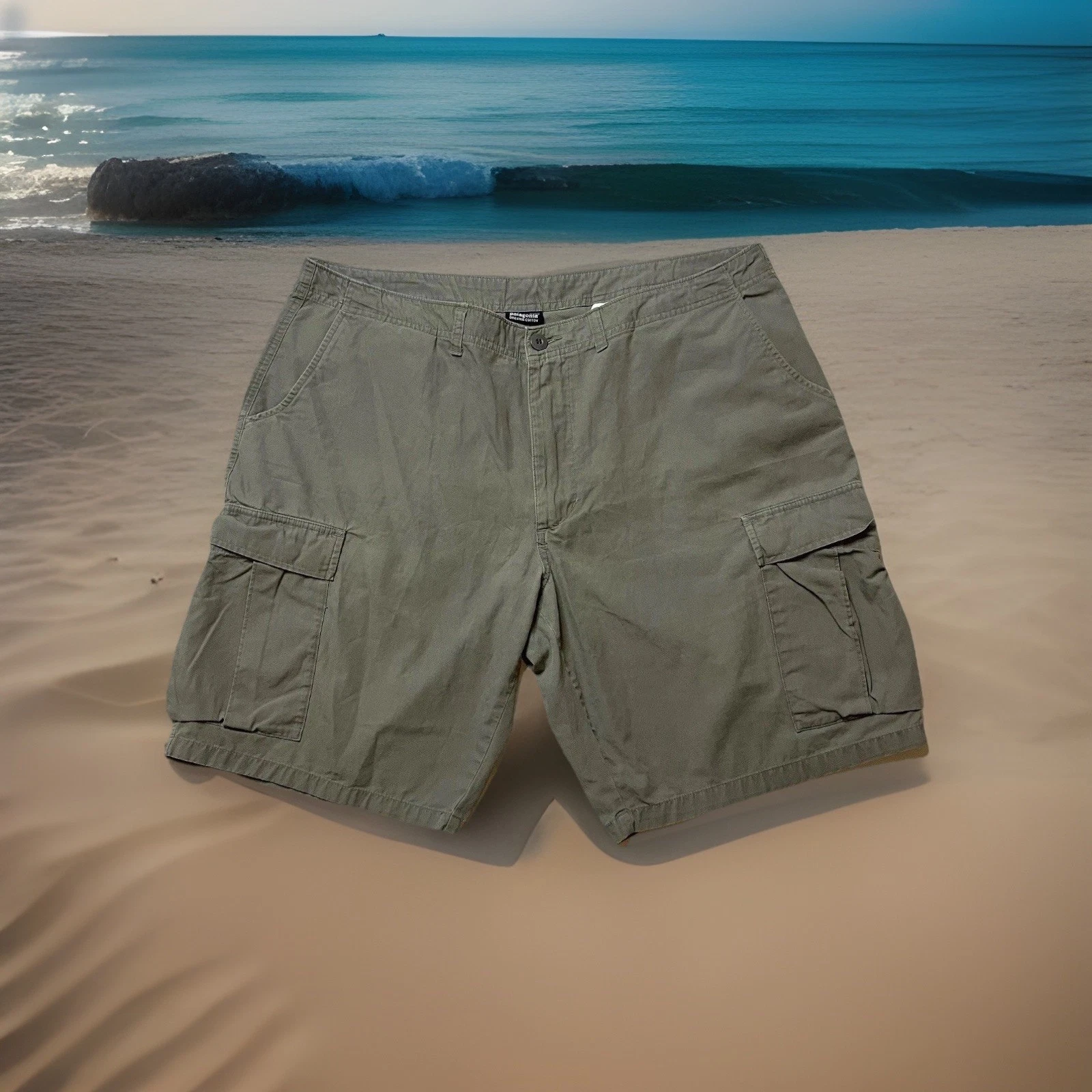Men’s Patagonia Shorts Organic Cotton Size 40 Hike Camp Fish 7” Inseam Khaki
Opens in a new window o