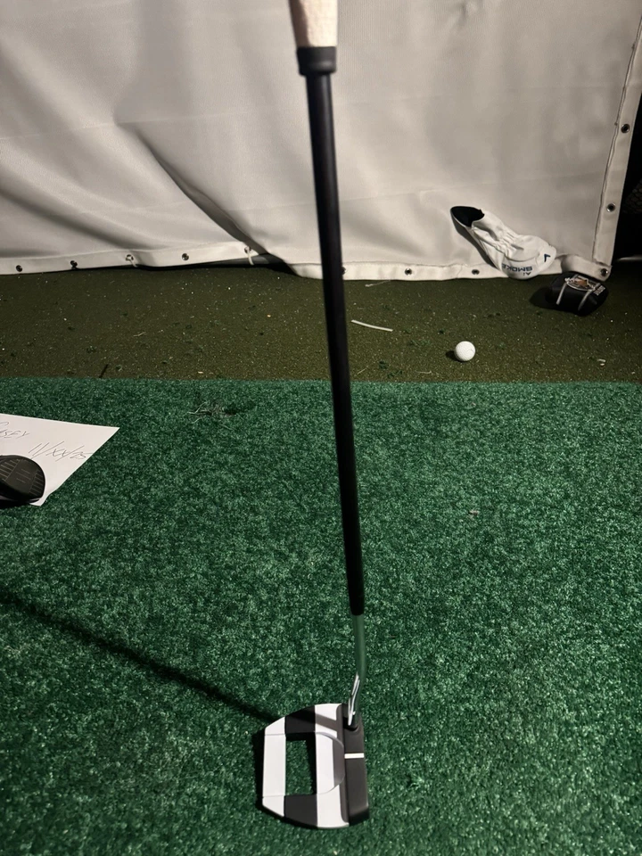 Putter personalizado Odyssey Jailbird 380 - edición limitada 38 con eje de estabilidad BGT Foto 4 de 4