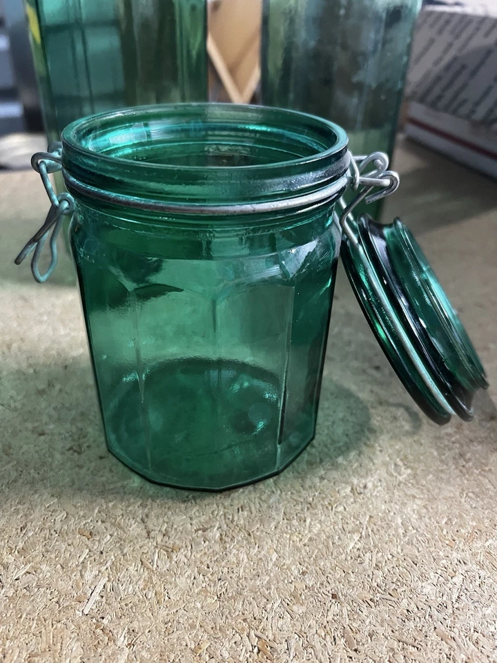 Juego de 4 frascos antiguos de vidrio verde esmeralda, 12 paneles con tapa con bisagras de alambre Foto 2 de 4