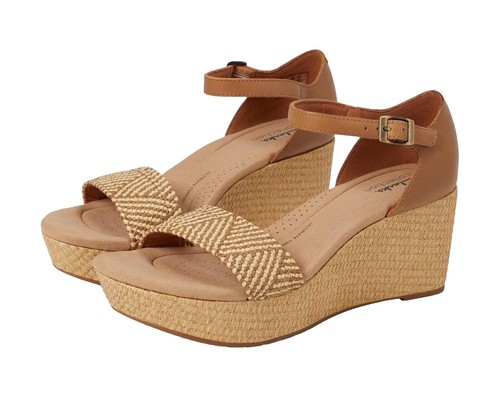 Clarks Artisan Aisley Lily Womens Size 8 W Brown Suede  display picture 1