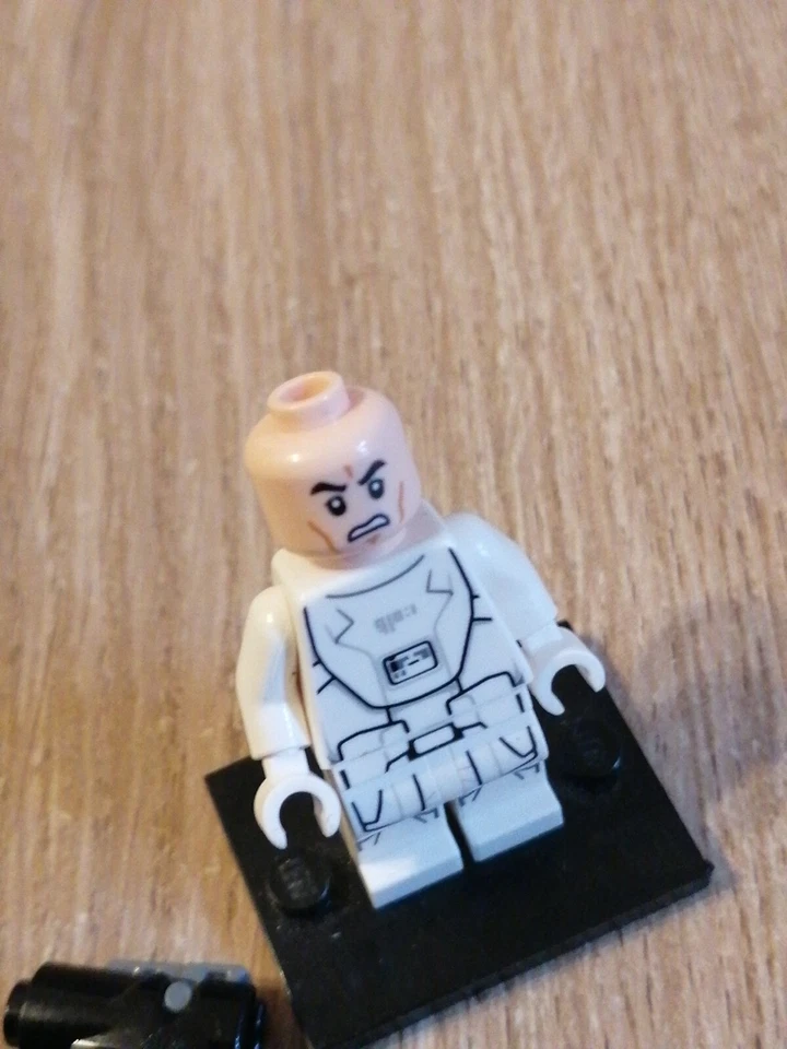 LEGO Star Wars 75126 First Order Snowspeeder, photo 2 sur 4