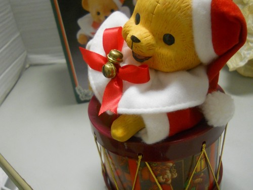 Vintage Christmas Ceramic Anthropomorphic Teddy Bear Drum Wind Up Musical 80’s - Picture 6 of 17