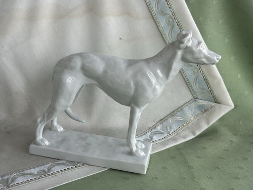 Schöne Meissen Figur als Wachender Hund - Bild 5 von 16