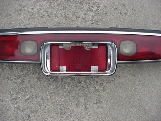 Buick Riviera 1995 1996 1997 1998 1998 Rear Tail Light, Tail Lamp. - Image 3 of 4