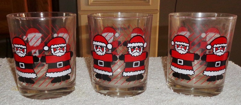 Vintage Christmas Santa Claus Glasses – Set of 3 – Holiday Drinkware - RARE