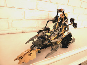 Lego Bionicle: Thornatus V9 #8995 w/Instruction book