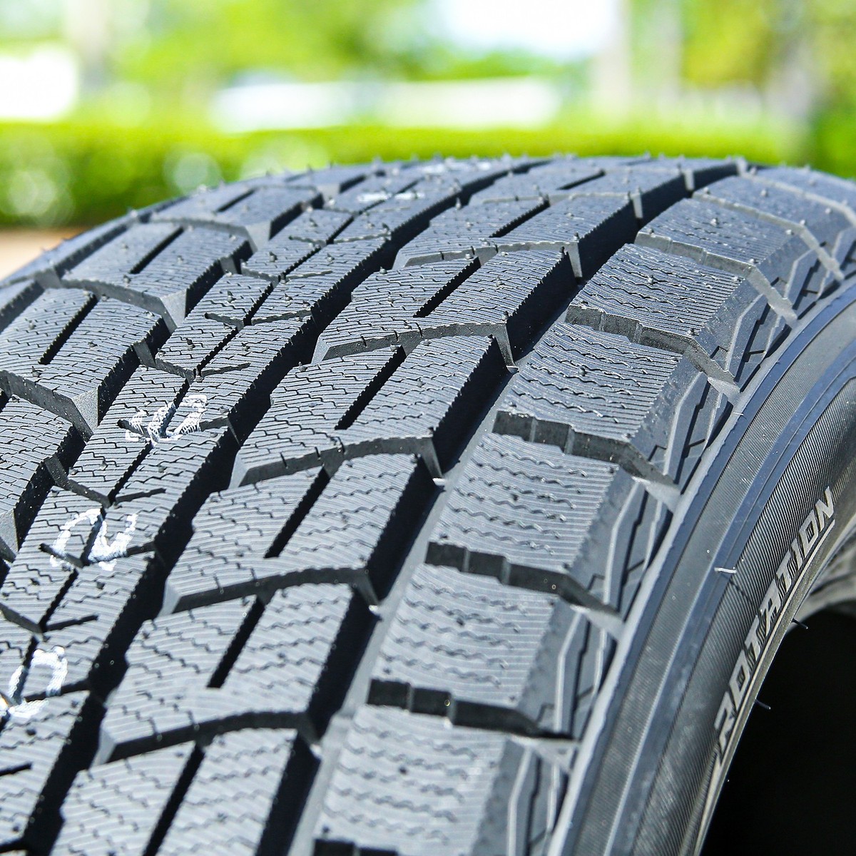 4 Tires Dunlop Winter Maxx SJ8 255/50R20 109R XL (Studless) Snow 