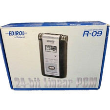 Roland R-09 EDIROL 24 BIT Digital WAVE MP3 Recorder