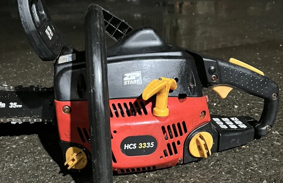 Homelite HSS3335 Chainsaw With 14” Bar & Chain 33cc Spares Or Repairs Does Run - Image 2 of 4