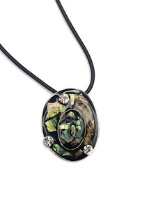Halskette Modekette Kautschukkette, kleiner ovaler Anhänger, Paua