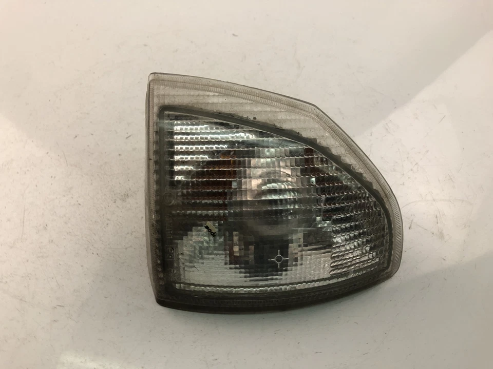 VW JETTA II 19E, 1G2, 165 16430748 Front Turn Signal 1990 18089852 - Immagine 2 di 4