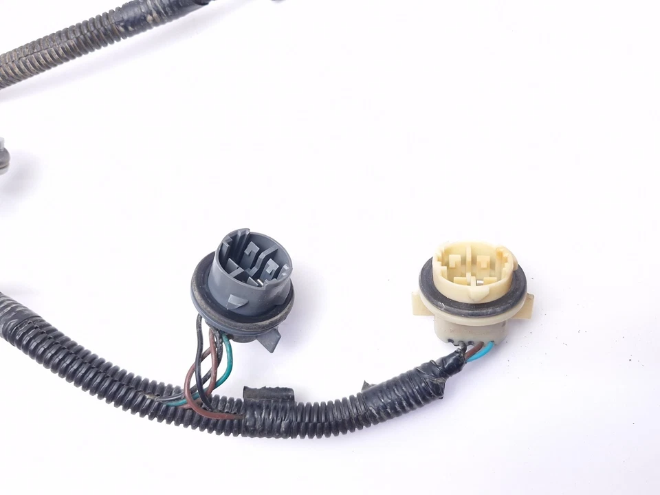 2004-2012 Chevy Colorado/GMC Canyon Right Tail Lamp Harness OEM - Image 2 of 4