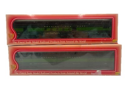 Ho Scale IHC 48220 Reading Baggage Car & 48225 Reading RPO Passenger Car Kit