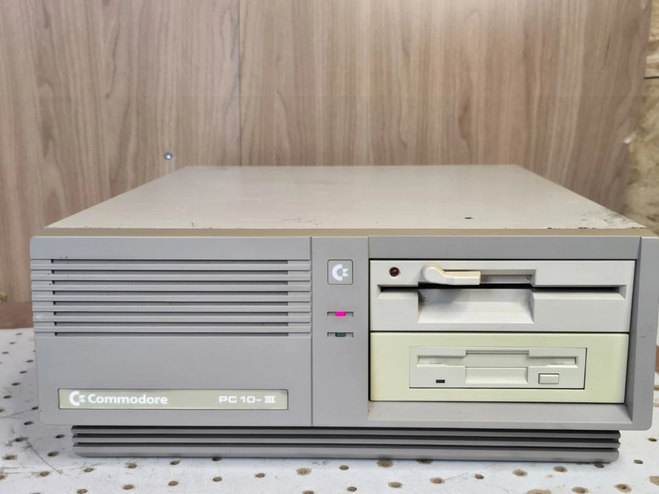 COMMODORE PC 10-III / PC 20- III, Vintage Computer