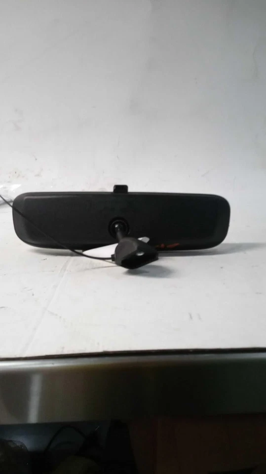 Espejo retrovisor interior delantero central usado se adapta a: Kia Sportage 2016 con puerta de garaje Foto 2 de 4