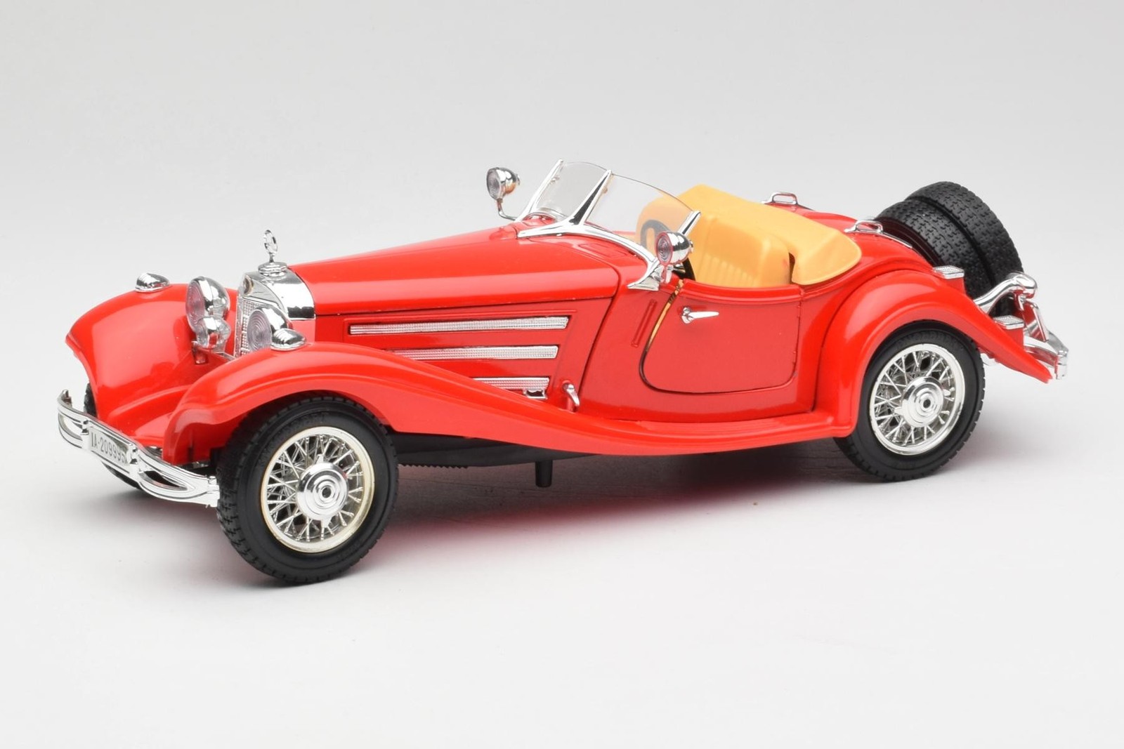 3020 Mercedes 500K Roadster Red BBurago 1/18