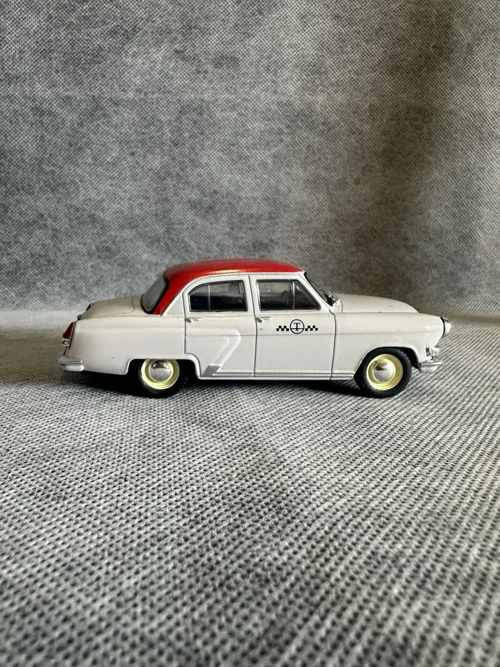 coche Volga Plástico modelo 1:43 DeAGOSTINI Foto 3 de 4
