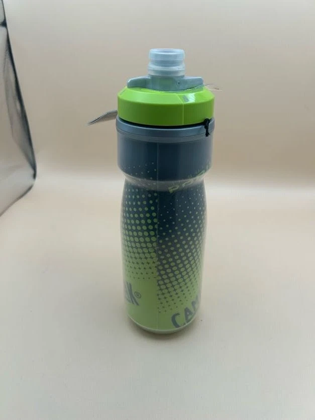 Botella de agua aislada Camelbak Podium Chill, verde y negra, 21 oz - nueva con etiquetas Foto 3 de 4
