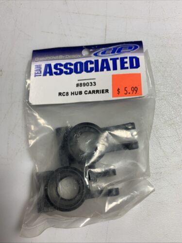 Team Associated 89033 RC8 Hub Carrier