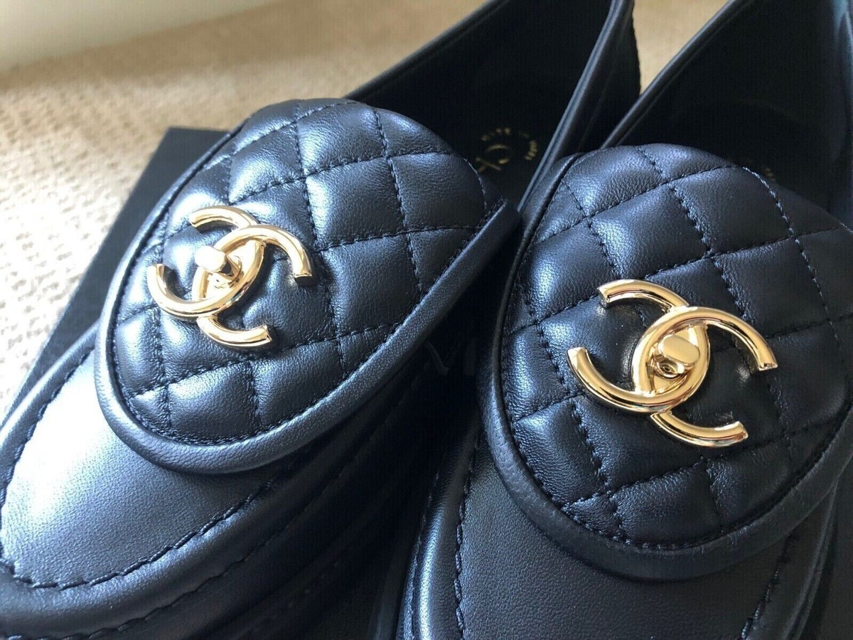 NEW CHANEL size 36.5EU Black Quilted Flap Turnlock Gold CC NEW CHANEL size 36.5EU Black Quilted Flap Turnlock Gold CC