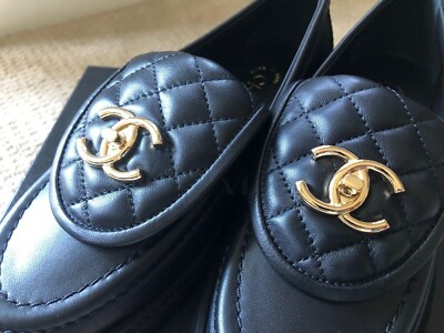 NEW CHANEL size 36.5EU Black Quilted Flap Turnlock Gold CC NEW CHANEL size 36.5EU Black Quilted Flap Turnlock Gold CC