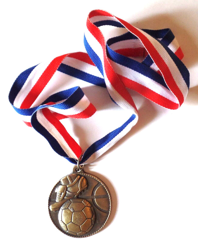 Vintage 1990's Youth SOCCER & CLEATS Golden Medal Souvenir w Color Ribbon (b)