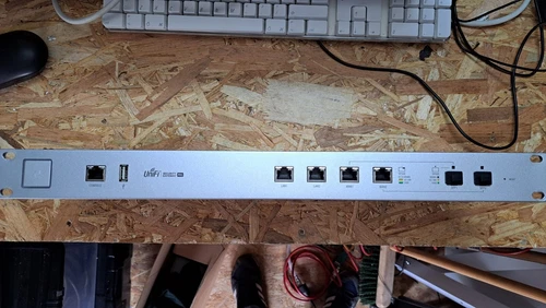 Ubiquiti UniFi USG-Pro-4 Security Gateway Pro