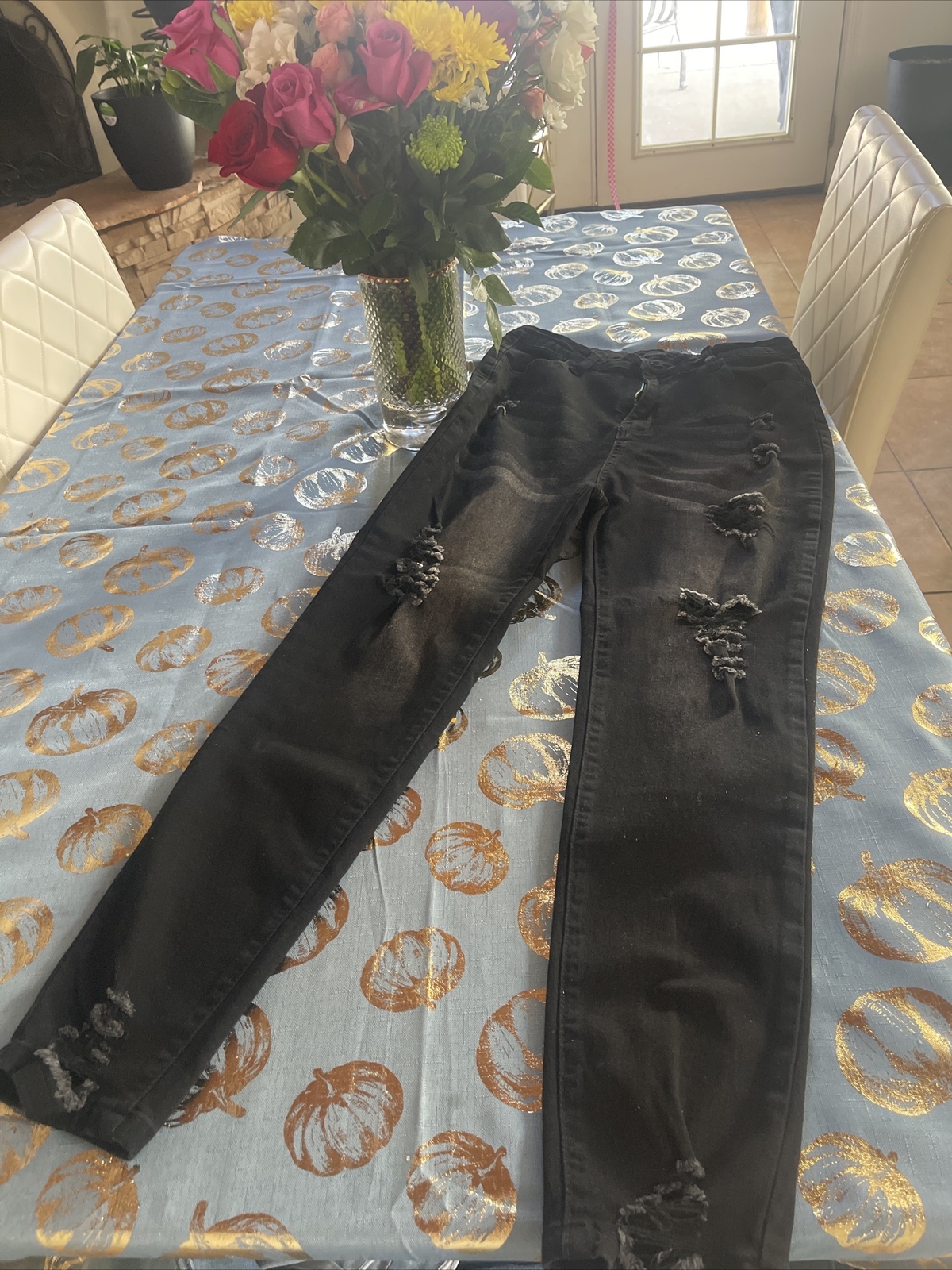 High Rise Ripped Jeans Med/large