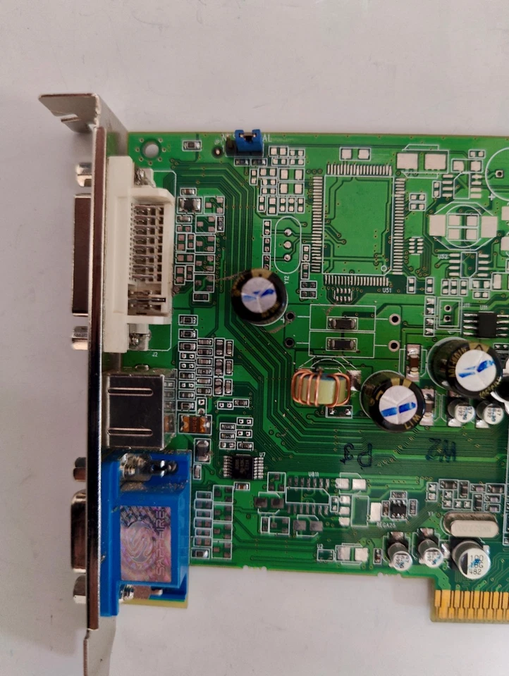 SAPPHIRE ATI RADEON 9600 128 MB AGP Video Graphics Card - Image 3 of 4