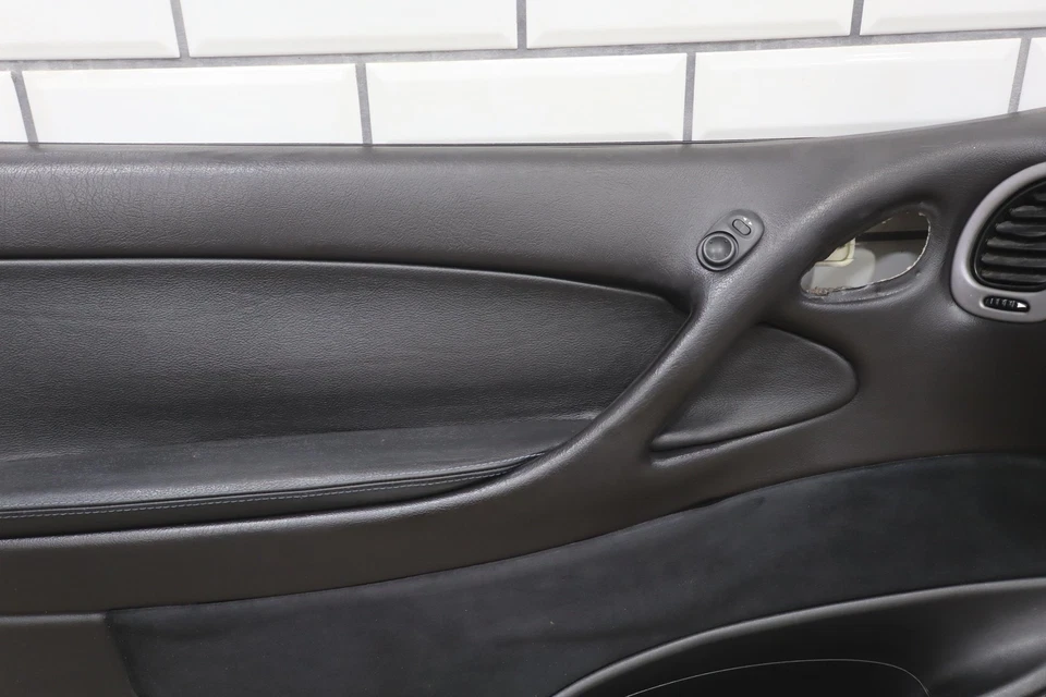 Pontiac GTO 2004-2006 (2 puertas) panel interior de la puerta del conductor izquierdo Foto 4 de 4