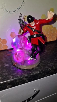 Team Fortress 2 Soldat Figur Lampe 3D Resin Hand Peint USB POWER 5,5 Volt 