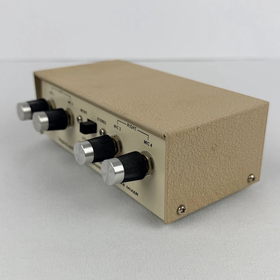 Realistic Transistorized Stereo Microphone Mixer Model 33-290 With 4 Inputs - Image 4 of 4
