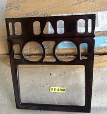 Mercedes W210 Mittelkonsole Holz Neu A2106802736 NOS A2106802536 Mercedes W210 Mittelkonsole Holz Neu A2106802736 NOS A2106802536
