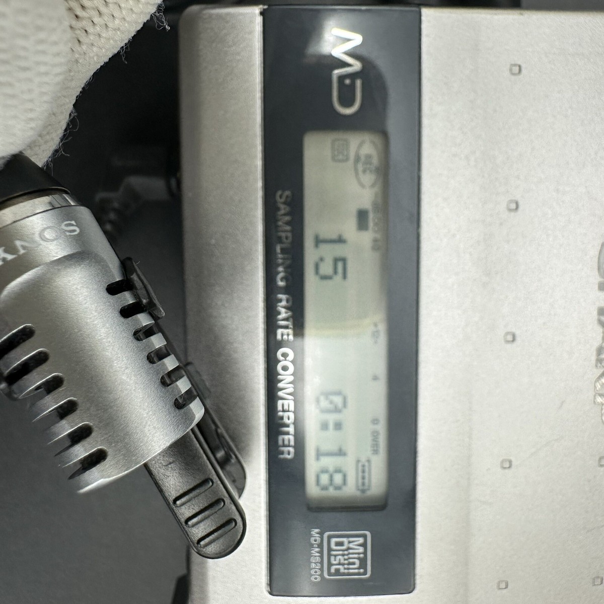 SHARP MD-MS200 Portable MiniDisc Recorder | Silver | Walkman