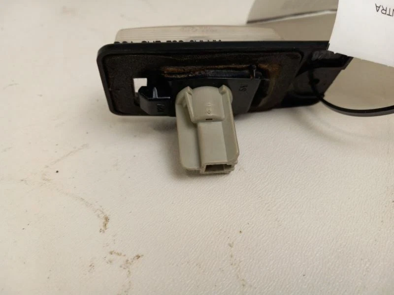 Nissan Sentra 2010 maletero matrícula lámparas Foto 4 de 4