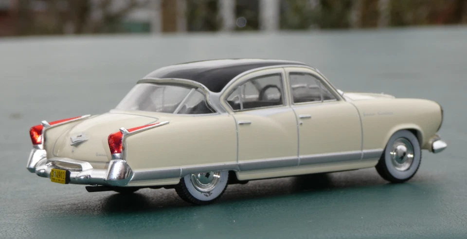 Kaiser Carabela Manhattan 1958 Argentina Rare Diecast Car Scale 1:43 + Magazine - Image 3 of 4