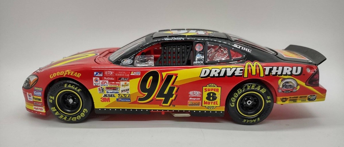 Revell 2000 McDonald's フォード　トーラス NASCAR Revell Bill Elliott 2000 McDonald's Ford Taurus 1:24 scale