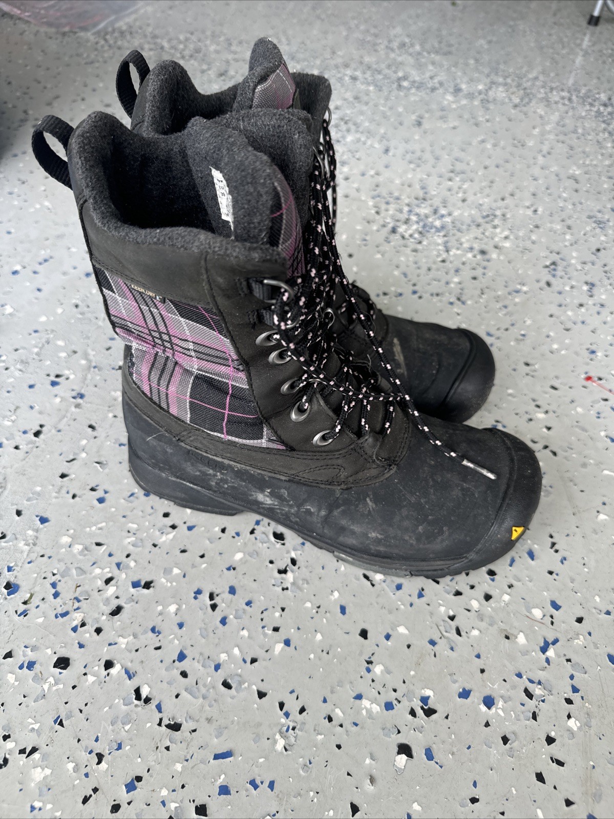 Stivali invernali Keen Dry Snowden neri rosa a quadri stringati foderati taglia 8 5 donna strappo