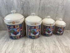 Great  Condition - 4  piece  set - Rooster  Canisters  w/Lids