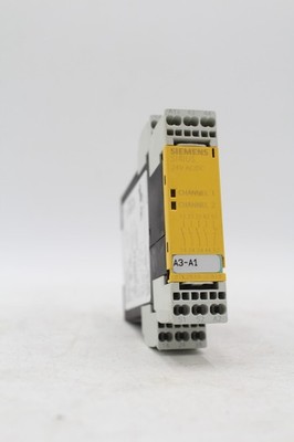 Siemens 3TK2830-2CB30 *E04*  24V AC/DC Sirius Safety Relay