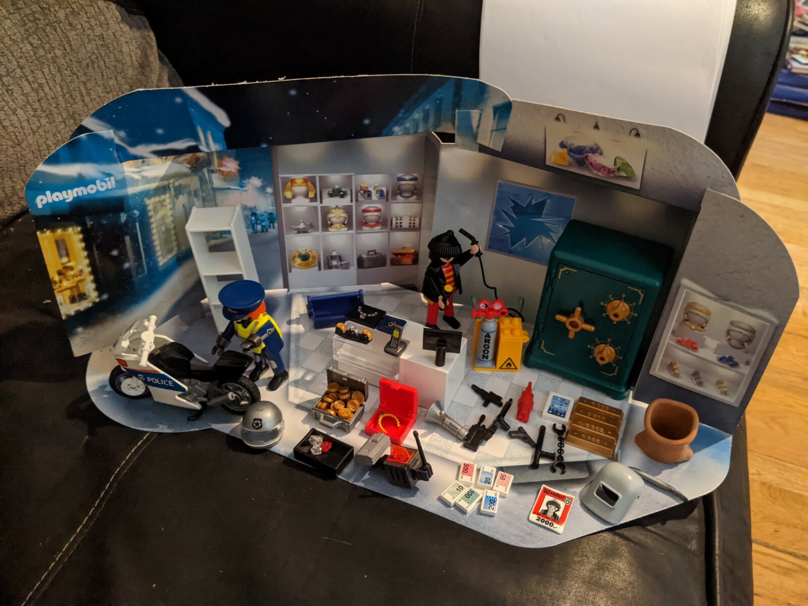 playmobil jewel thief advent calendar