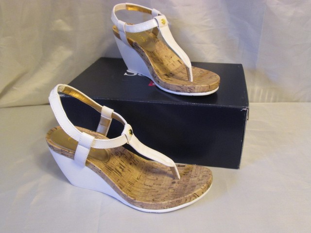 chaps raevyn thong wedge sandals