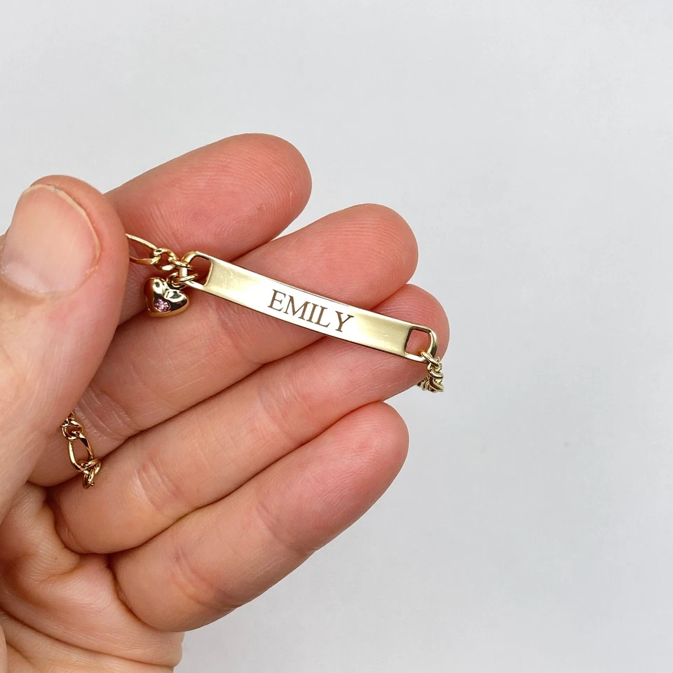 Pulsera de identificación EMILY 10K chapada en oro corazón dije cristal rosa cadena Figaro 6 1/4" Foto 3 de 4