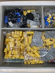 LEGO 6075 Classic Castle Yellow Castle New and Sealed from 1981