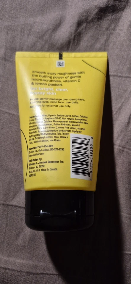 New Clean & Clear Lemon Zesty Brightening Facial Scrub Oil Free 4.2 Fl.Oz  - Image 2 of 2