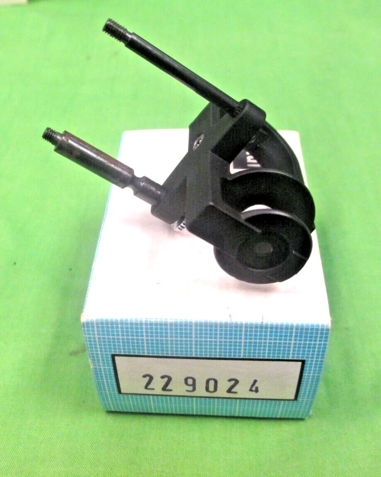 DUAL CS 701 TURNTABLE BEARING RACK BRACKET  SCARCE NEW /OLD/STOCK NEVER MOUNTED - Image 2 of 4