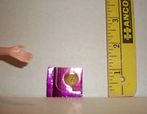 Vintage BARBIE NEW ON CARD GOLD MAKE-UP COMPACT WITH PUFF 1960S REPRO BY MATTEL