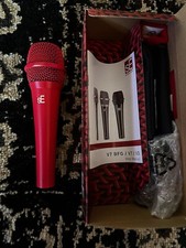 sE Electronics V7 Handheld Supercardioid Dynamic Microphone - Red