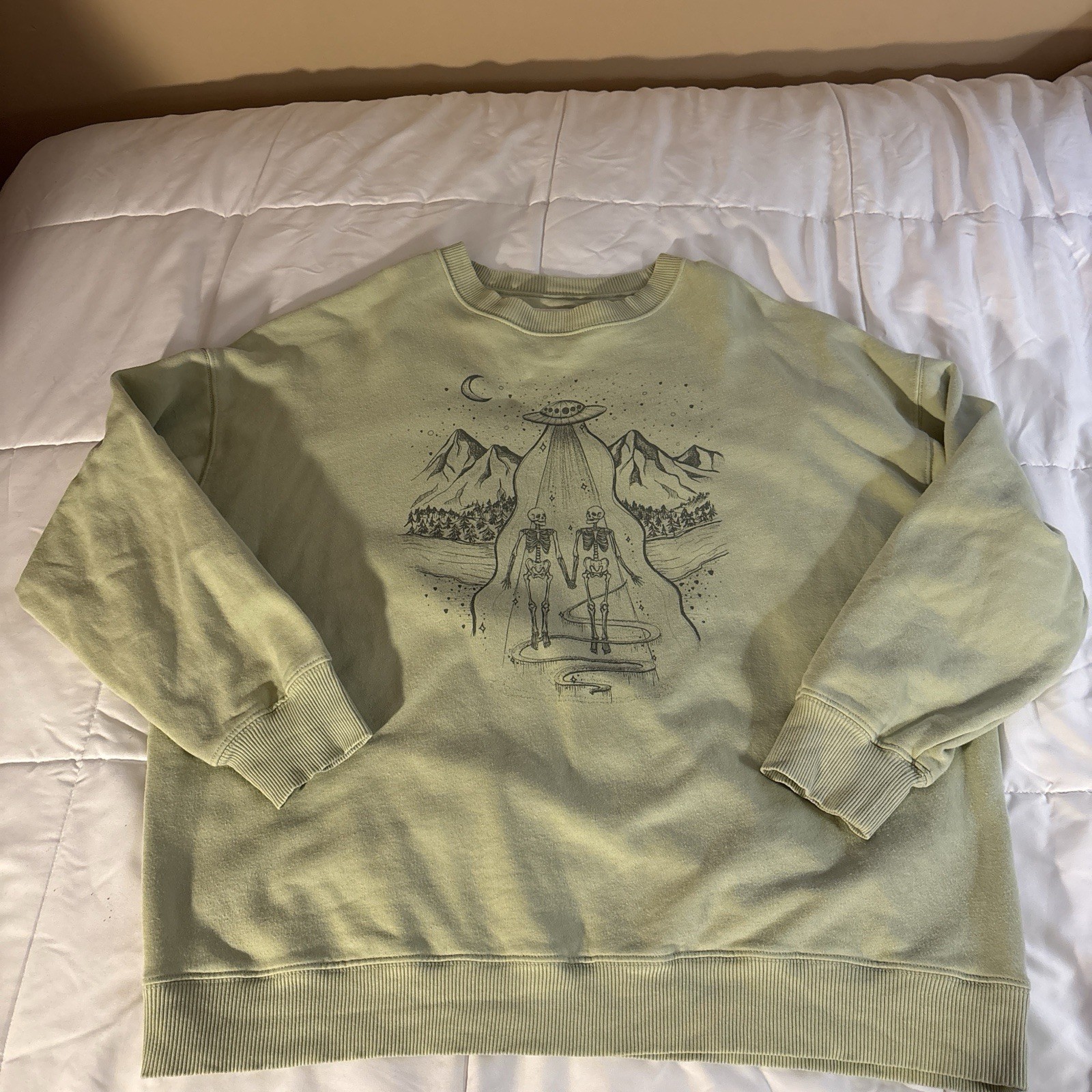 American Eagle Aerie Women's Green Space Skeleton Graphic Pullover Sweatshirt L